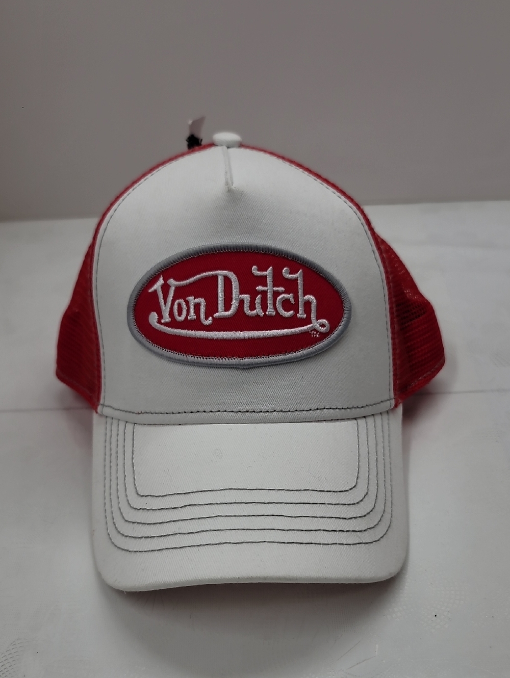 Von Dutch Nwt White and Red Mesh Logo Trucker Hat